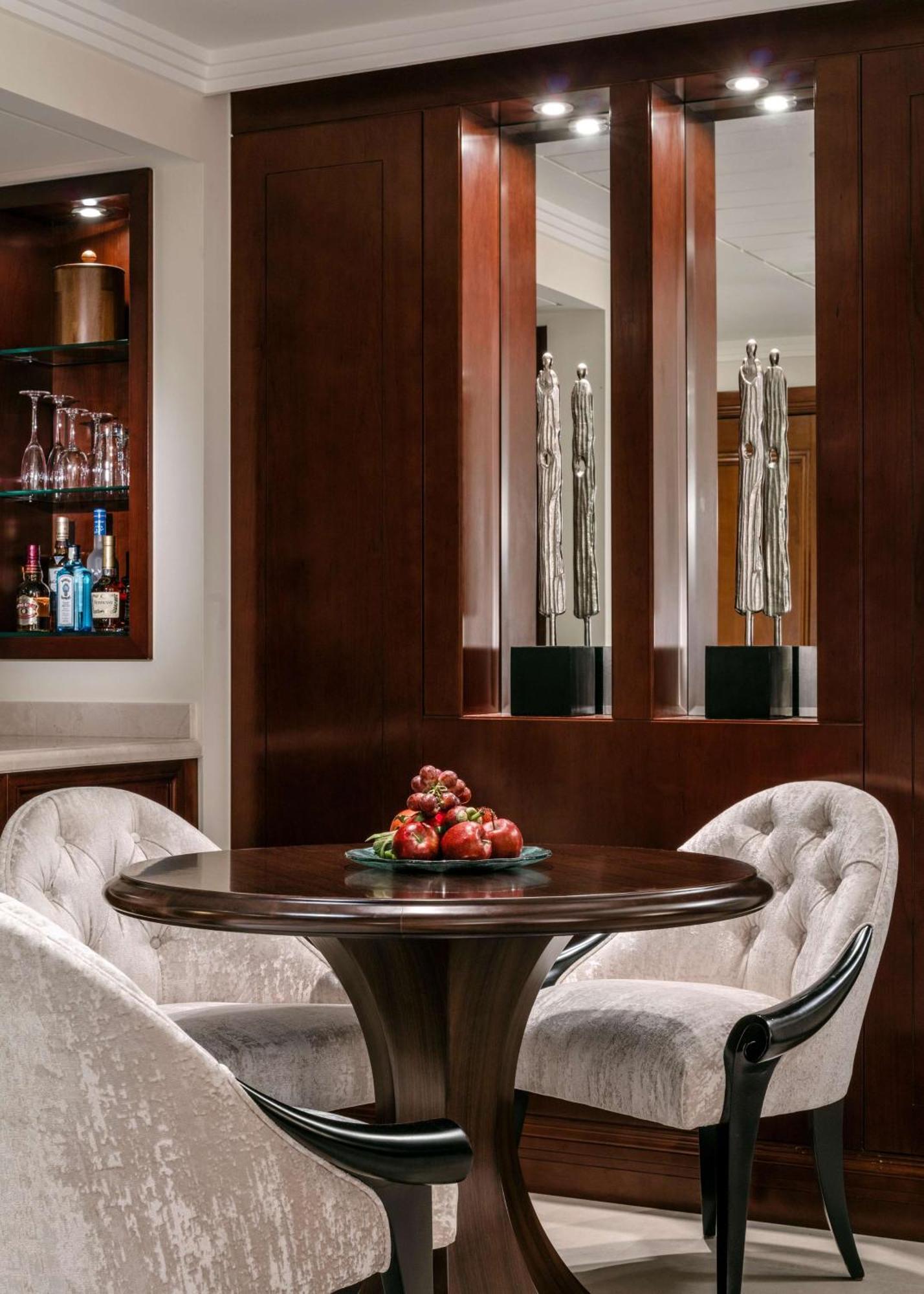 Palace Manzil Executive Suite - includes Host Service, Afternoon Tea, Evening Drinks, DRIFT Beach Club Access, Waterpark Access,1698880771:JPEG